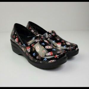 Easy works by easy street Leeza clogs